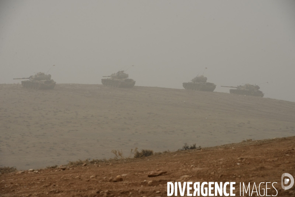 Combat in Kobani, Turkey-Syria Border. Combat dans Kobané, Frontaliers entre Syrie et Turquie.