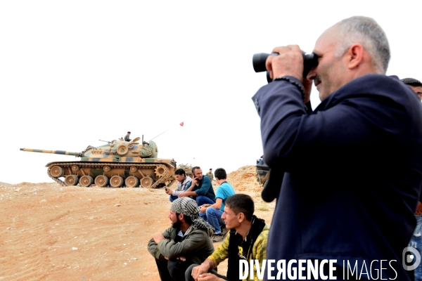 Combat in Kobani, Turkey-Syria Border. Combat dans Kobané, Frontaliers entre Syrie et Turquie.