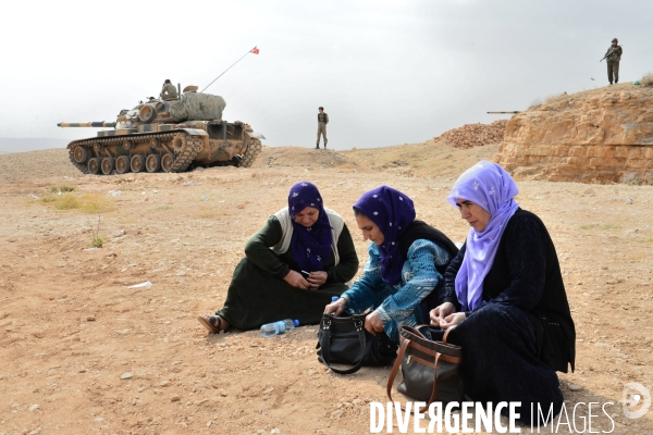 Combat in Kobani, Turkey-Syria Border. Combat dans Kobané, Frontaliers entre Syrie et Turquie.