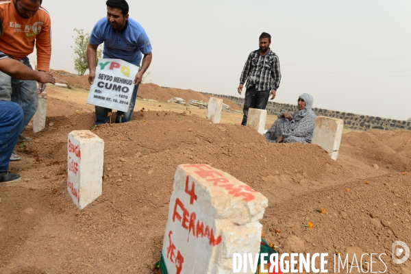 Funeral of Syrian Kurdish fighters of Kobani,  Les funérailles de combattants kurdes syriens de Kobani,