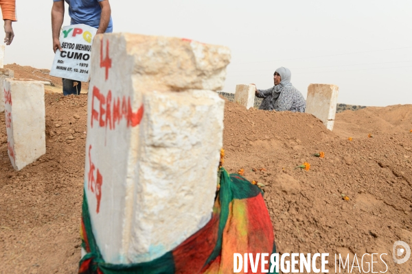 Funeral of Syrian Kurdish fighters of Kobani,  Les funérailles de combattants kurdes syriens de Kobani,