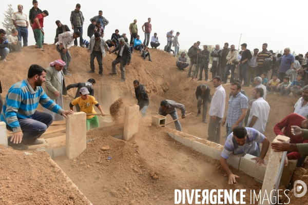 Funeral of Syrian Kurdish fighters of Kobani,  Les funérailles de combattants kurdes syriens de Kobani,