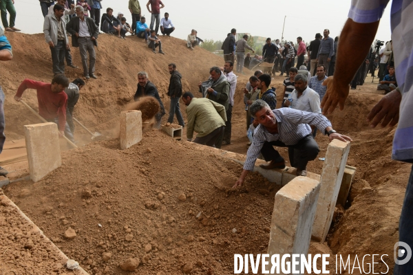 Funeral of Syrian Kurdish fighters of Kobani,  Les funérailles de combattants kurdes syriens de Kobani,