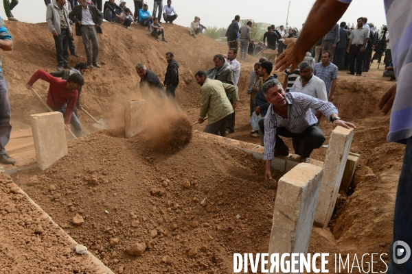 Funeral of Syrian Kurdish fighters of Kobani,  Les funérailles de combattants kurdes syriens de Kobani,