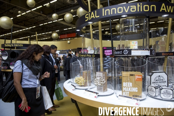 Le SIAL, salon de l Industrie Agroalimentaire, réunit 6 300 exposants de 105 pays à Villepinte pour le meilleur et pour le pire.