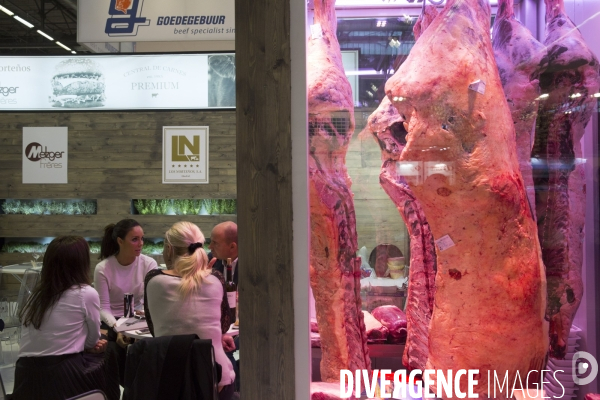 Le SIAL, salon de l Industrie Agroalimentaire, réunit 6 300 exposants de 105 pays à Villepinte pour le meilleur et pour le pire.