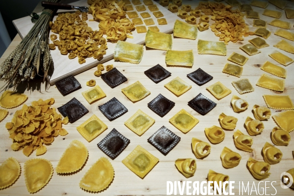 Le SIAL, salon de l Industrie Agroalimentaire, réunit 6 300 exposants de 105 pays à Villepinte pour le meilleur et pour le pire.