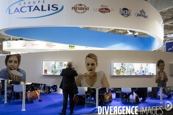 Le SIAL, salon de l Industrie Agroalimentaire, réunit 6 300 exposants de 105 pays à Villepinte pour le meilleur et pour le pire.