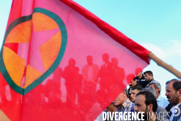 Funeral of Kurdish fighters, killed in the fighting with the Islamic State in Kobani. Funérailles de combattants kurdes, tués dans les combats avec l ¢tat islamique en Kobané.