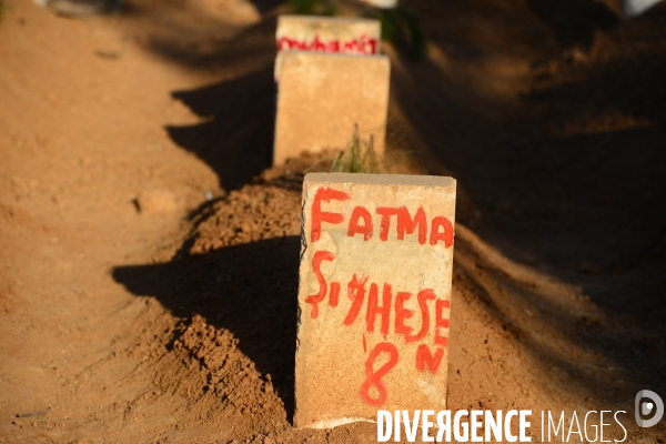 Funeral of Kurdish fighters, killed in the fighting with the Islamic State in Kobani. Funérailles de combattants kurdes, tués dans les combats avec l État islamique en Kobané.