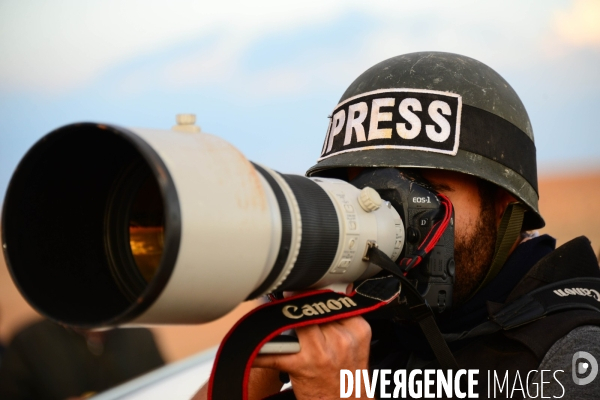 Members of the media the foreign and local press covering Battle for Kobani, Les membres des médias de la presse étrangère et locale couvrant bataille pour Kobani,