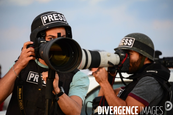 Members of the media the foreign and local press covering Battle for Kobani, Les membres des médias de la presse étrangère et locale couvrant bataille pour Kobani,