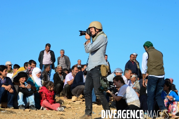 Members of the media the foreign and local press covering Battle for Kobani, Les membres des médias de la presse étrangère et locale couvrant bataille pour Kobani,