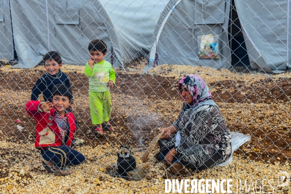 Syrian Kurdish refugees who fled Kobani,  Réfugiés kurdes syriens qui ont fui Kobané,
