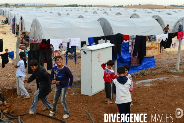 Syrian Kurdish refugees who fled Kobani,  Réfugiés kurdes syriens qui ont fui Kobané,