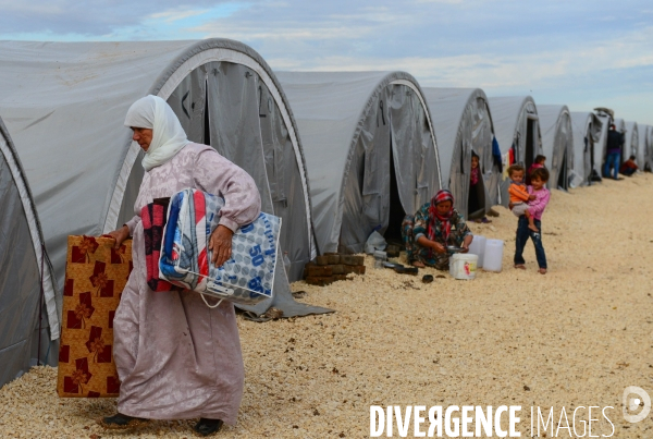 Syrian Kurdish refugees who fled Kobani,  Réfugiés kurdes syriens qui ont fui Kobané,
