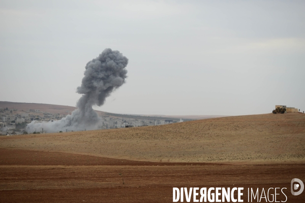 Combat in Kobani, Turkey-Syria Border. Combat dans Kobané, Frontaliers entre Syrie et Turquie.