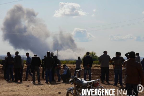 Combat in Kobani, Turkey-Syria Border. Combat dans Kobané, Frontaliers entre Syrie et Turquie.