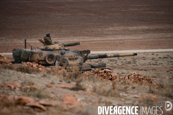 Combat in Kobani, Turkey-Syria Border. Combat dans Kobané, Frontaliers entre Syrie et Turquie.