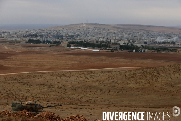 Combat in Kobani, Turkey-Syria Border. Combat dans Kobané, Frontaliers entre Syrie et Turquie.
