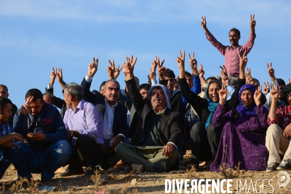 Combat in Kobani, Turkey-Syria Border. Combat dans Kobané, Frontaliers entre Syrie et Turquie.