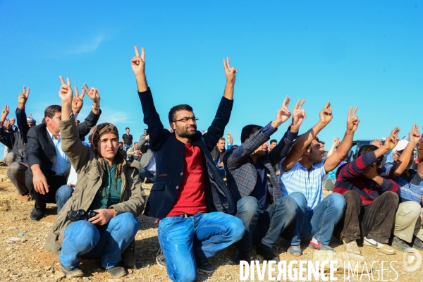 Combat in Kobani, Turkey-Syria Border. Combat dans Kobané, Frontaliers entre Syrie et Turquie.