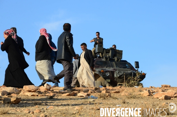 Combat in Kobani, Turkey-Syria Border. Combat dans Kobané, Frontaliers entre Syrie et Turquie.