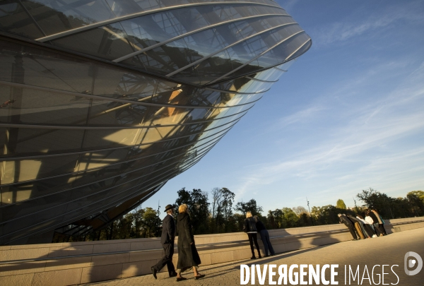 Ouverture au public du batiment de la fondation Louis Vuitton dans le bois de Boulogne à Paris.