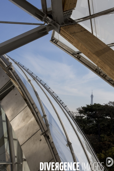 Ouverture au public du batiment de la fondation Louis Vuitton dans le bois de Boulogne à Paris.