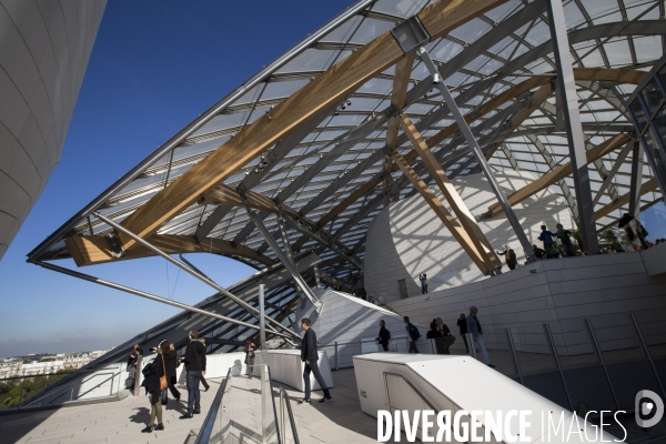 Ouverture au public du batiment de la fondation Louis Vuitton dans le bois de Boulogne à Paris.