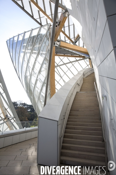 Ouverture au public du batiment de la fondation Louis Vuitton dans le bois de Boulogne à Paris.