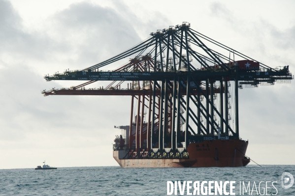 Made in TOGO : Livraison des grues ZPMC au Port Autonome de Lomé.