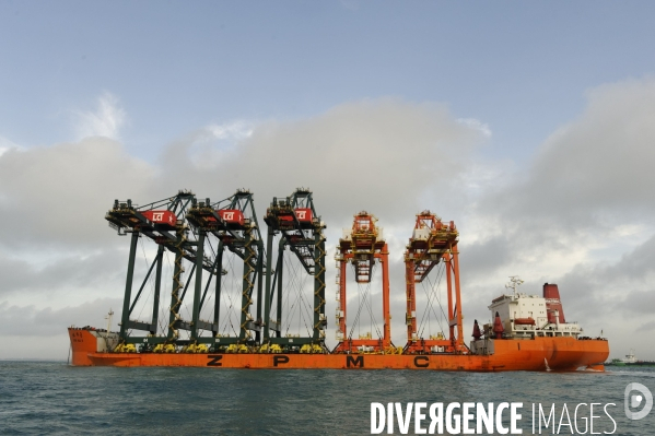 Made in TOGO : Livraison des grues ZPMC au Port Autonome de Lomé.