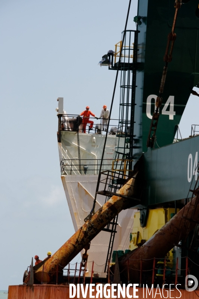 Made in TOGO : Livraison des grues ZPMC au Port Autonome de Lomé.