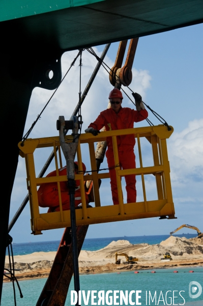 Made in TOGO : Livraison des grues ZPMC au Port Autonome de Lomé.