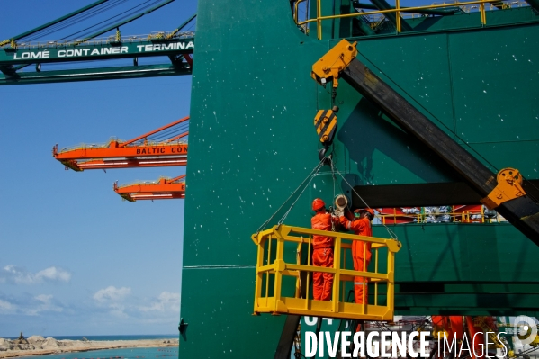 Made in TOGO : Livraison des grues ZPMC au Port Autonome de Lomé.