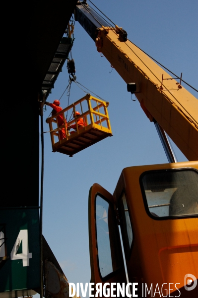 Made in TOGO : Livraison des grues ZPMC au Port Autonome de Lomé.