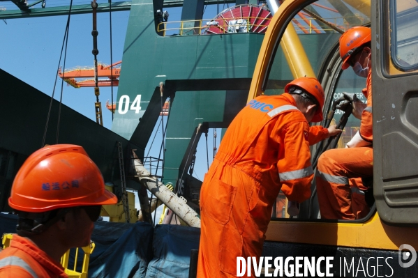 Made in TOGO : Livraison des grues ZPMC au Port Autonome de Lomé.