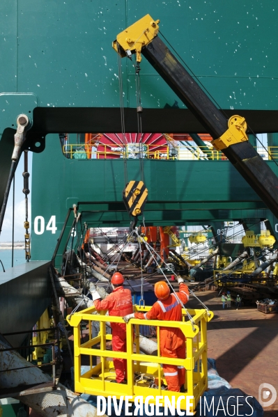 Made in TOGO : Livraison des grues ZPMC au Port Autonome de Lomé.
