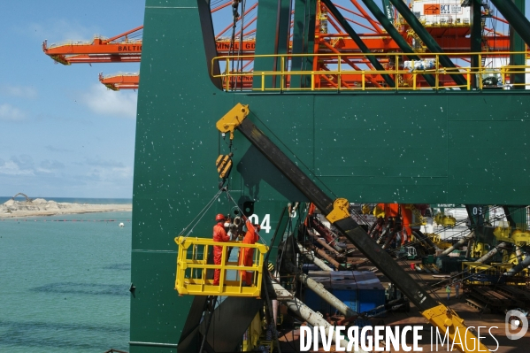 Made in TOGO : Livraison des grues ZPMC au Port Autonome de Lomé.