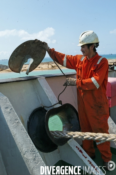 Made in TOGO : Livraison des grues ZPMC au Port Autonome de Lomé.