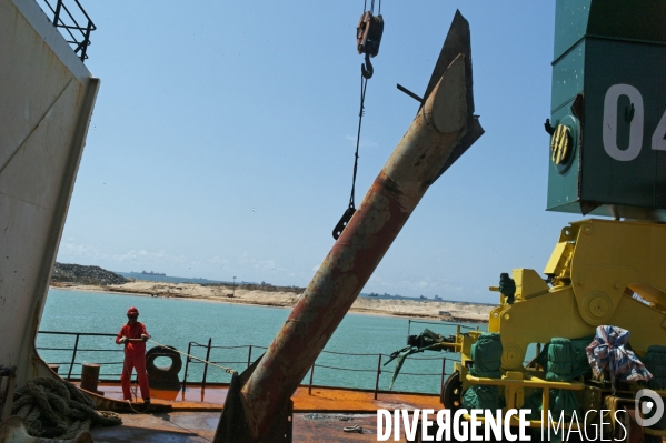 Made in TOGO : Livraison des grues ZPMC au Port Autonome de Lomé.