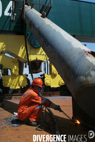 Made in TOGO : Livraison des grues ZPMC au Port Autonome de Lomé.