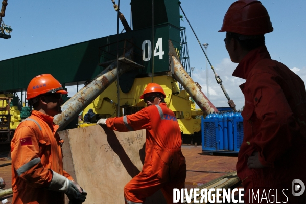 Made in TOGO : Livraison des grues ZPMC au Port Autonome de Lomé.