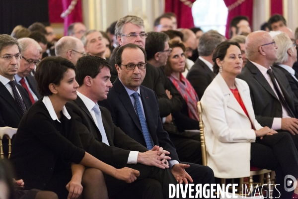 Simplification au palais de l Elysee.