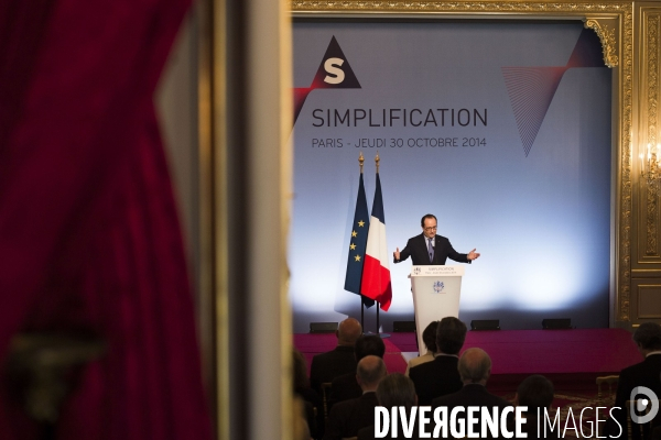 Simplification au palais de l Elysee.