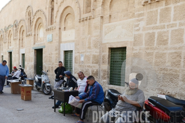 La Médina de Sfax : hommes, marchands