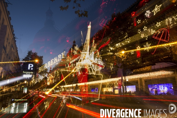 A l approche des fêtes de Noël, les grands magasins du boulevard Haussmann rivalisent par leurs illuminations.
