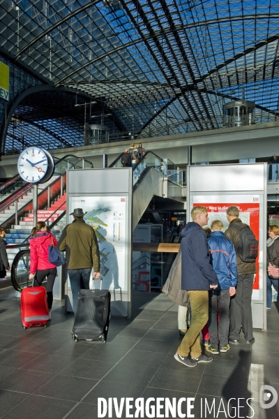 Berlin illustration. A la gare centrale