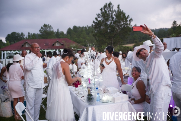 Diner en blanc en haiti.